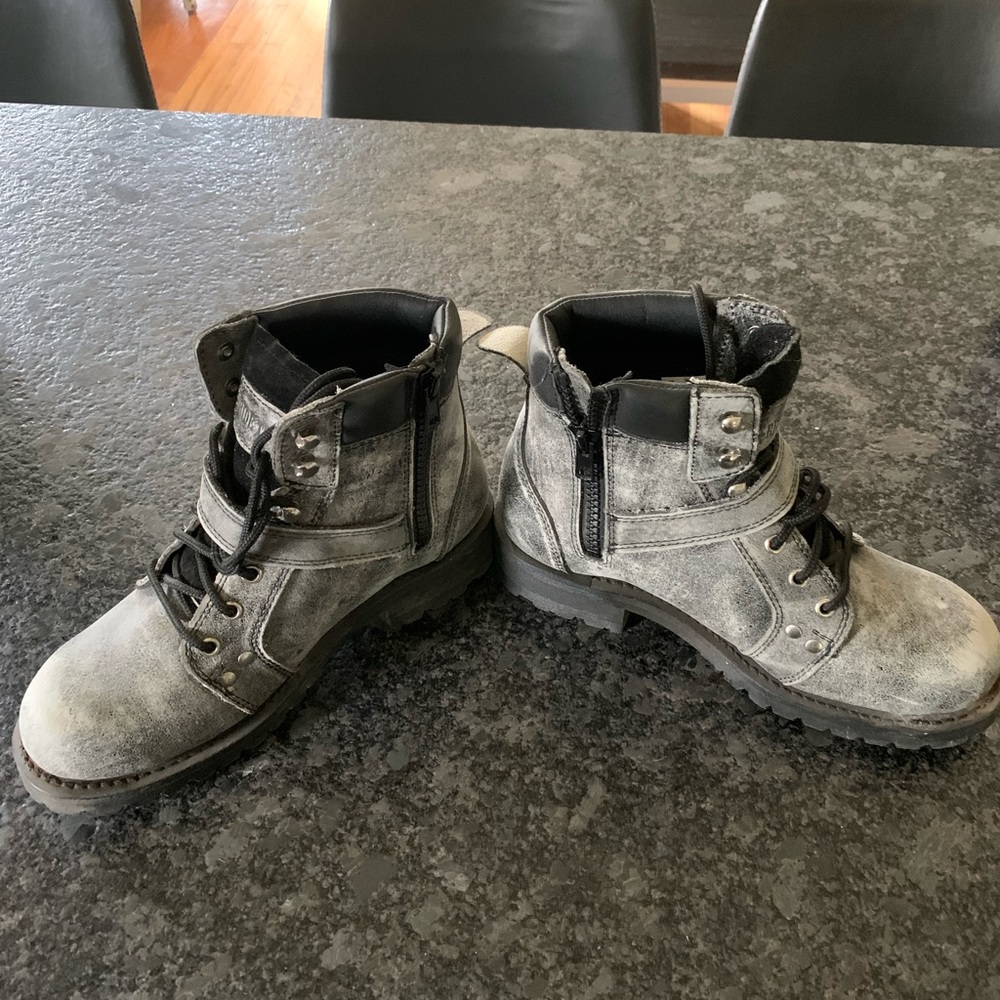 Men’s Size 8 Ride Tecs Motorcycle Riding Boots.